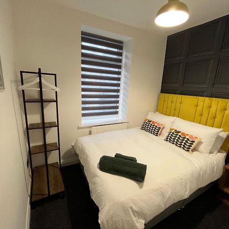 Modern & Retro Two Bedroom Apartment In Barnsley Exterior foto